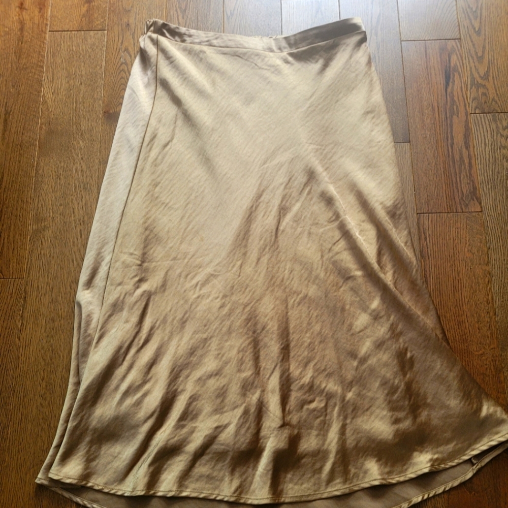 Satin Oak & Fort Skirt
